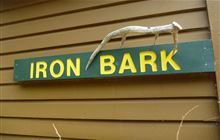 Iron Bark Hut . Ruahine Forest Park