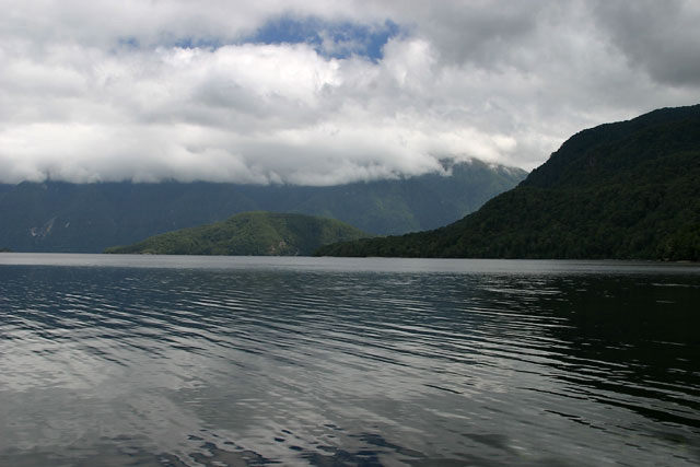Lake Hauroko Photo / Picture / Image : Westland New Zealand